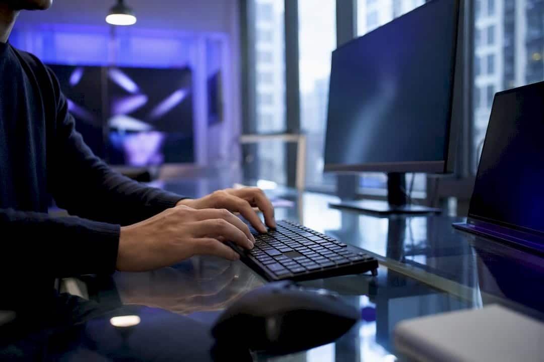 Hands conducting manual keyboard accessibility test